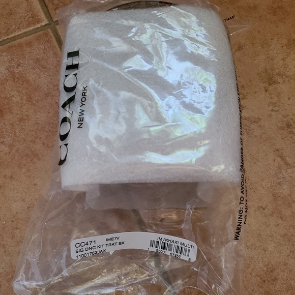 👀50% OFF👀🐈 NWT‼️ A-DOR-A-BLE Coach "Dancing Kitten" Trinket Box - Picture 7 of 7